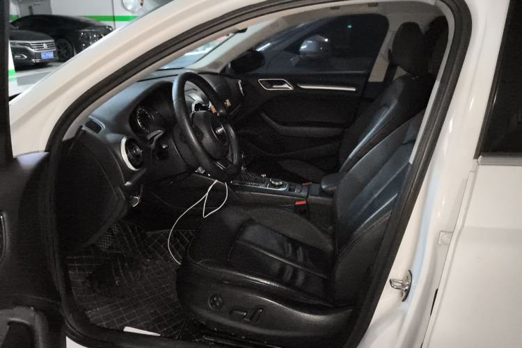 Used Audi A3 2016 Limousine 35 TFSI Style Edition Left Front Seat