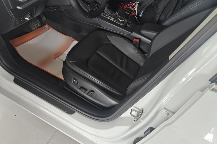 Used Audi A3 2016 Limousine 35 TFSI Style Edition Left Front Seat