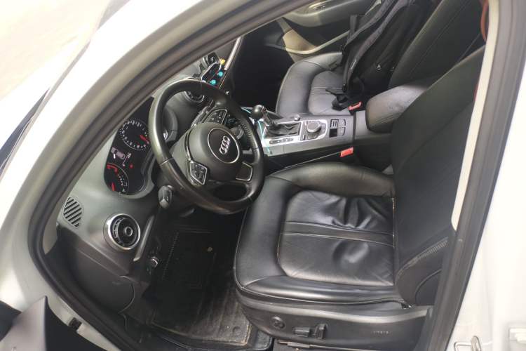 Used Audi A3 2016 Limousine 35 TFSI Prestige Edition Left Front Seat