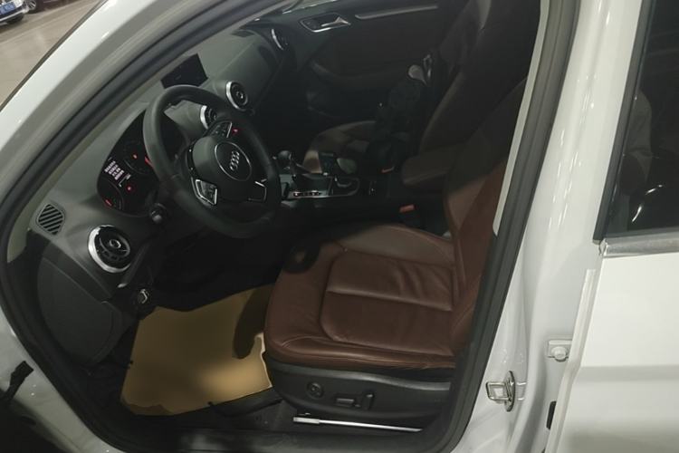 Used Audi A3 2016 Limousine 35 TFSI Style Edition Left Front Seat