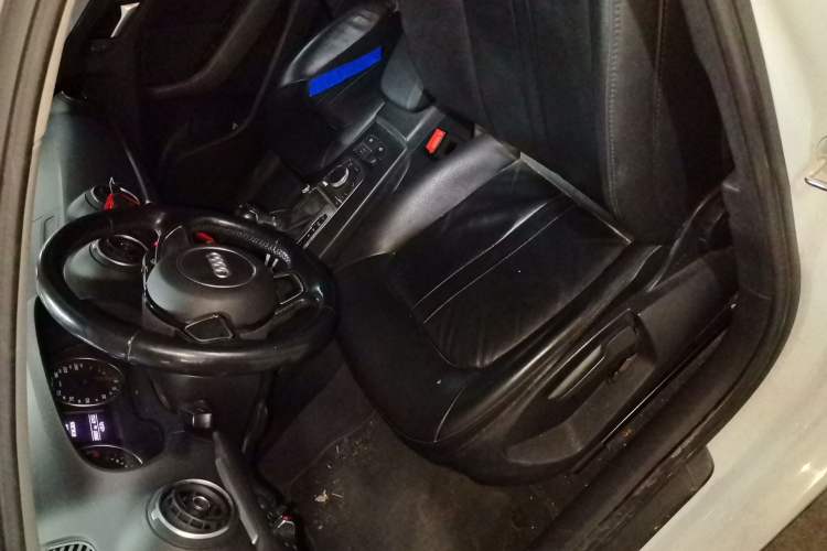 Used Audi A3 2016 Limousine 35 TFSI Ambition Edition Left Front Seat