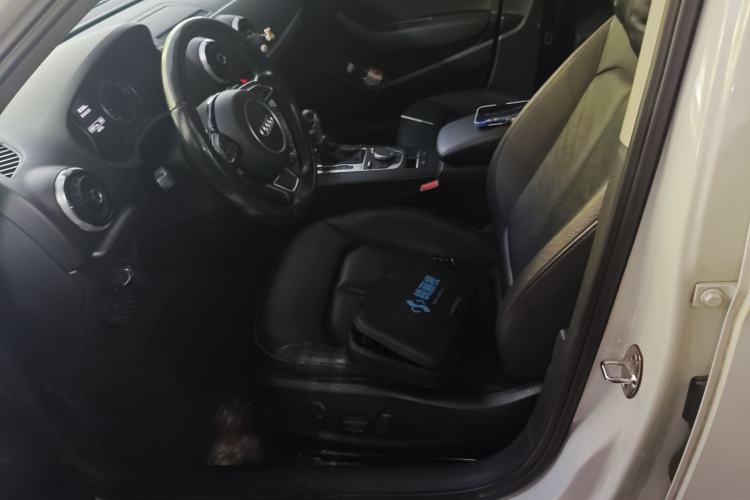 Used Audi A3 2016 Limousine 35 TFSI Style Edition Left Front Seat