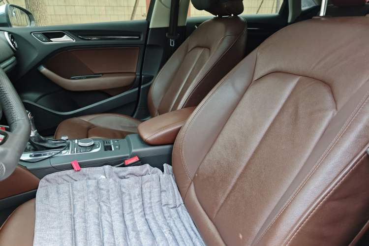 Used Audi A3 2016 Limousine 35 TFSI Style Edition Left Front Seat