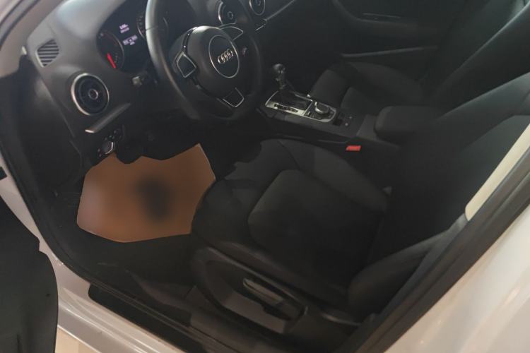 Used Audi A3 2016 Limousine 35 TFSI Ambition Edition Left Front Seat