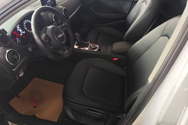 Used Audi A3 2016 Limousine 35 TFSI Ambition Edition Left Front Seat