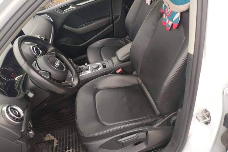 Used Audi A3 2016 Limousine 35 TFSI Ambition Edition Left Front Seat
