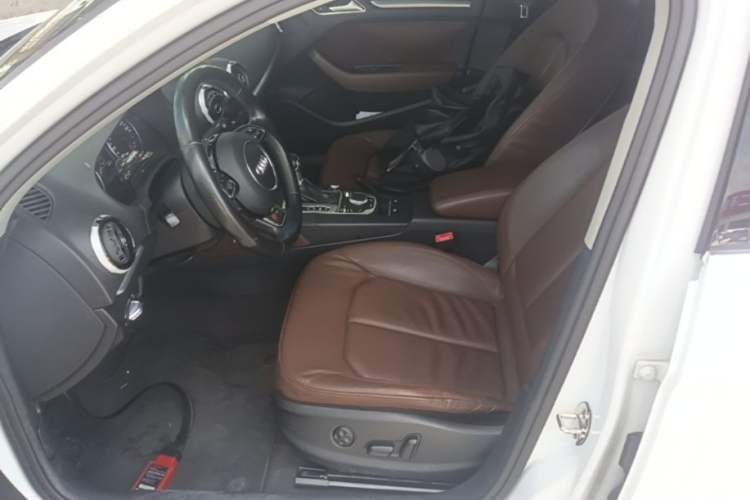 Used Audi A3 2016 Limousine 35 TFSI Style Edition Left Front Seat