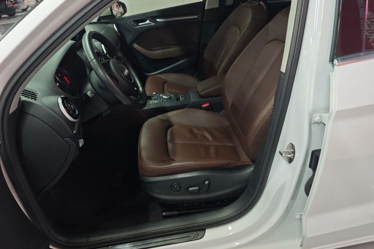 Used Audi A3 2016 Limousine 35 TFSI Style Edition Left Front Seat