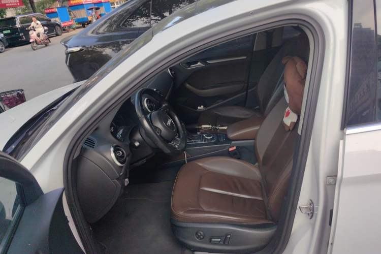 Used Audi A3 2016 Limousine 35 TFSI Style Edition Left Front Seat
