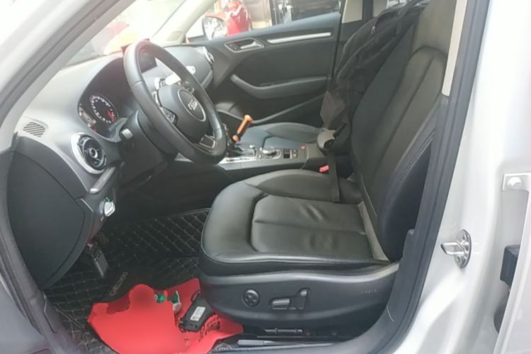 Used Audi A3 2016 Limousine 35 TFSI Style Edition Left Front Seat