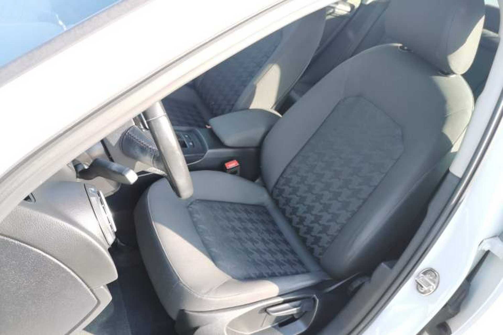 Used Audi A3 2016 Limousine 35 TFSI Ambition Edition Left Front Seat