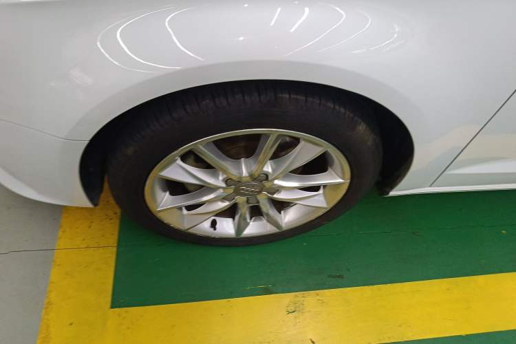 Used Audi A3 2016 Sportback 35 TFSI Style Edition Left Front Wheel Hub