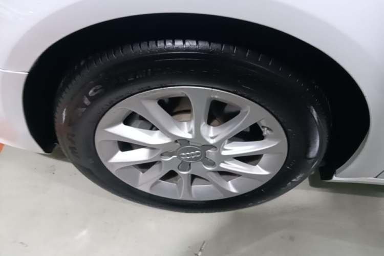 Used Audi A3 2016 Sportback 35 TFSI Ambition Left Front Wheel Hub