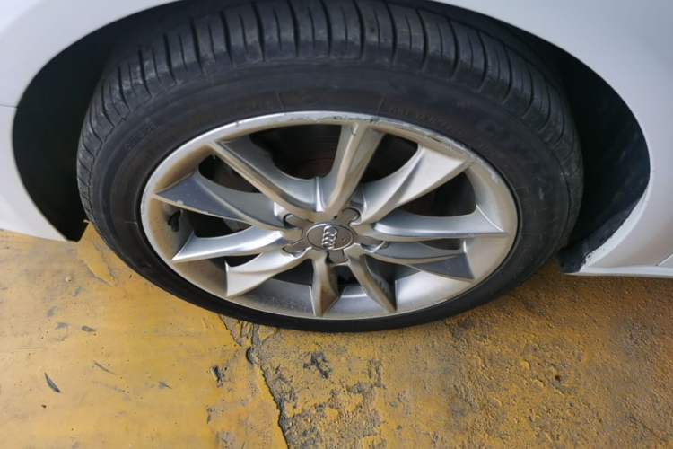 Used Audi A3 2016 Sportback 35 TFSI Style Edition Left Front Wheel Hub