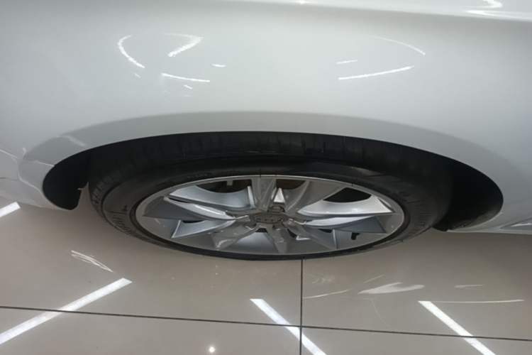 Used Audi A3 2016 Sportback 35 TFSI Style Edition Left Front Wheel Hub