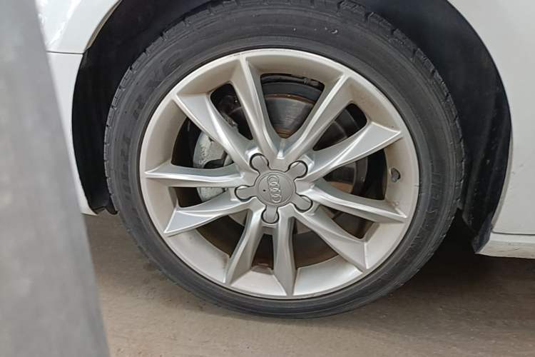 Used Audi A3 2016 Sportback 35 TFSI Style Edition Left Front Wheel Hub