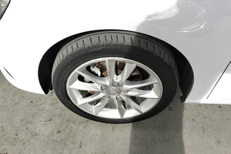 Used Audi A3 2016 Sportback 35 TFSI Style Edition Left Front Wheel Hub