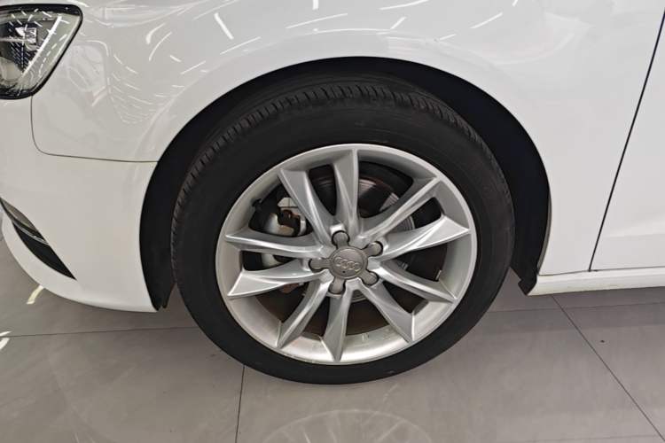 Used Audi A3 2016 Sportback 35 TFSI Style Edition Left Front Wheel Hub