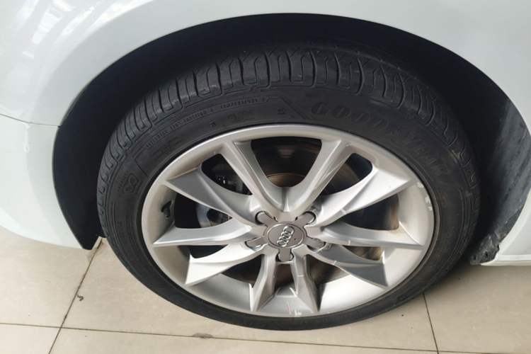 Used Audi A3 2016 Sportback 35 TFSI Style Edition Left Front Wheel Hub