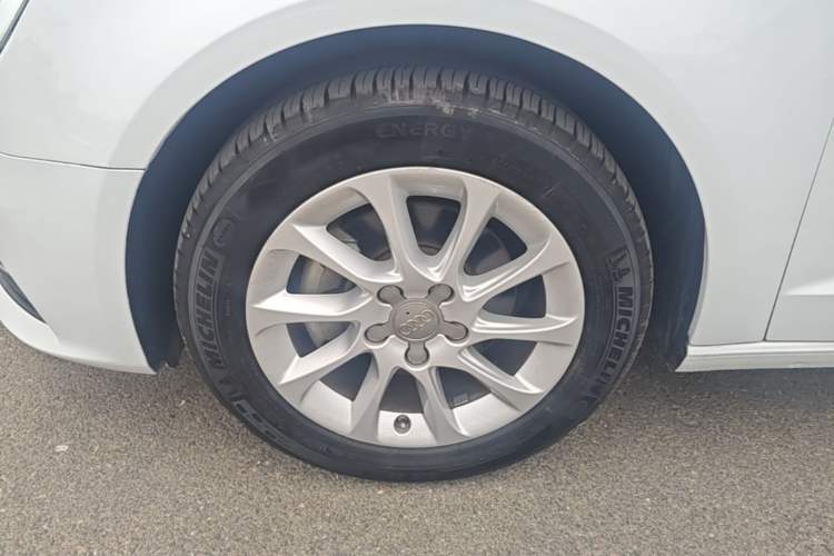 Used Audi A3 2016 Sportback 35 TFSI Ambition Left Front Wheel Hub