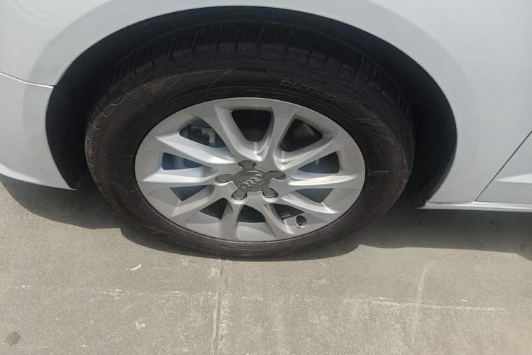 Used Audi A3 2016 Sportback 35 TFSI Ambition Edition Left Front Wheel Hub