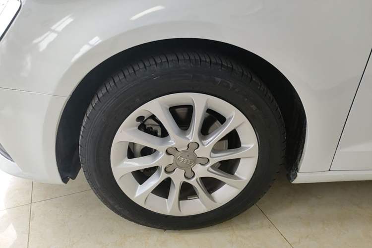 Used Audi A3 2016 Sportback 35 TFSI Ambition Left Front Wheel Hub