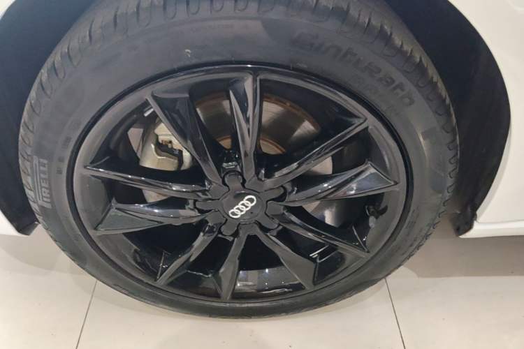 Used Audi A3 2016 Sportback 35 TFSI Ambition Left Front Wheel Hub
