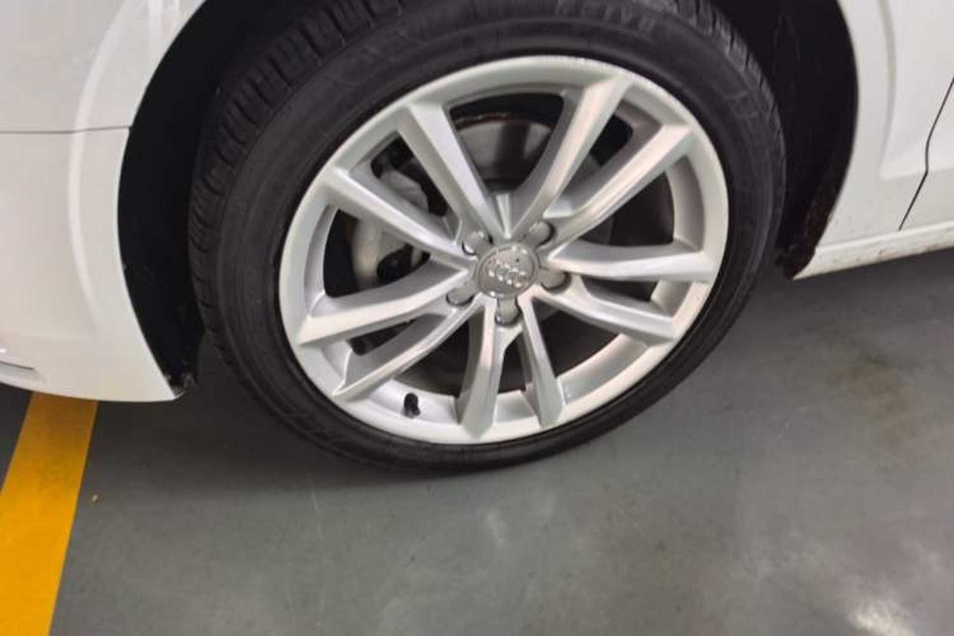 Used Audi A3 2016 Limousine 35 TFSI Style Edition Left Front Wheel Hub