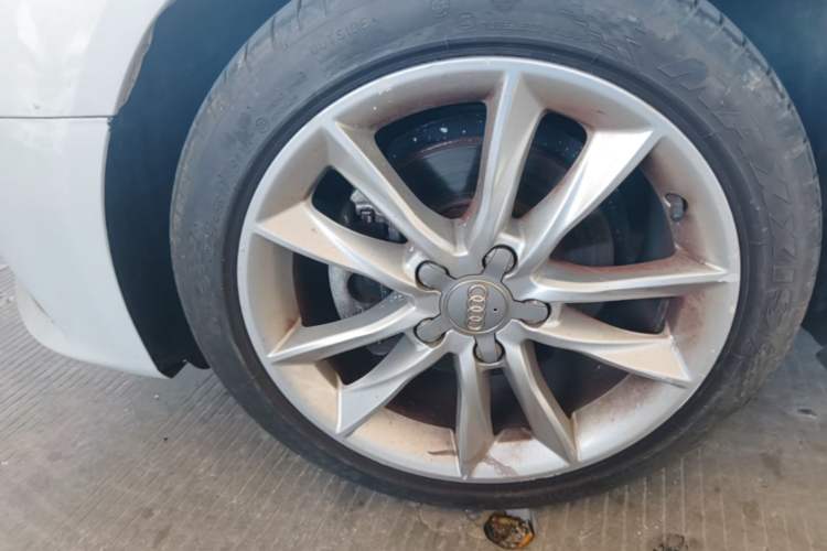 Used Audi A3 2016 Sportback 35 TFSI Style Edition Left Front Wheel Hub