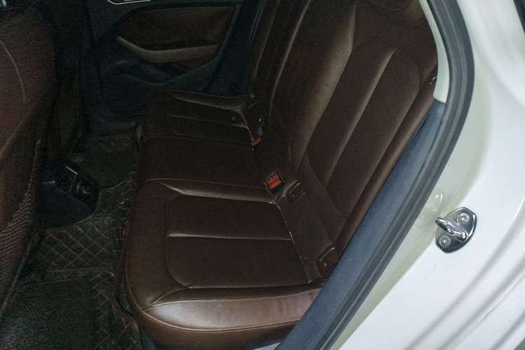 Used Audi A3 2016 Limousine 35 TFSI Style Edition Left Rear Seat