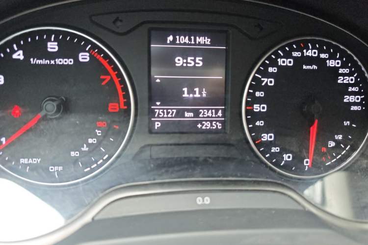Used Audi A3 2016 Limousine 35 TFSI Special Edition Odometer Close Up
