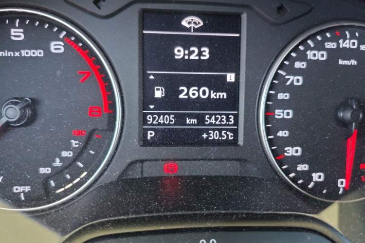 Used Audi A3 2016 Limousine 35 TFSI Ambition Edition Odometer Close Up