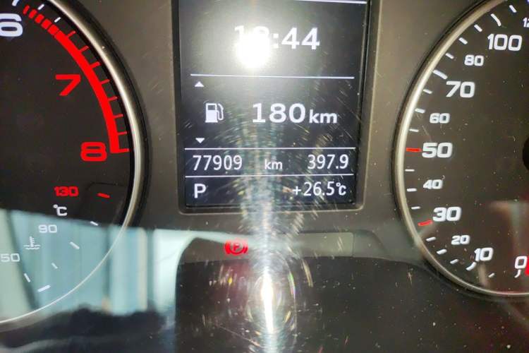Used Audi A3 2016 Limousine 35 TFSI Ambition Edition Odometer Close Up