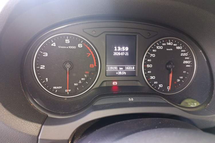 Used Audi A3 2016 Limousine 35 TFSI Style Edition Odometer Close Up