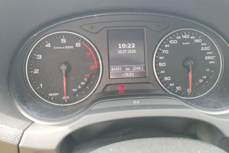 Used Audi A3 2016 Limousine 35 TFSI Style Edition Odometer Close Up