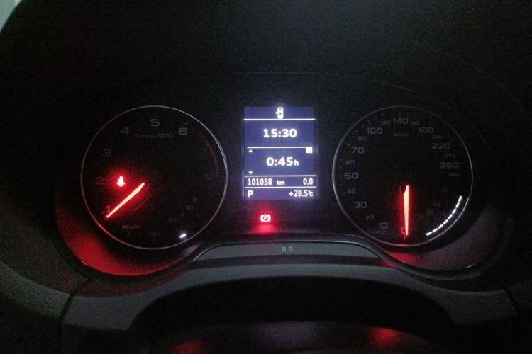Used Audi A3 2016 Limousine 35 TFSI Style Edition Odometer Close Up