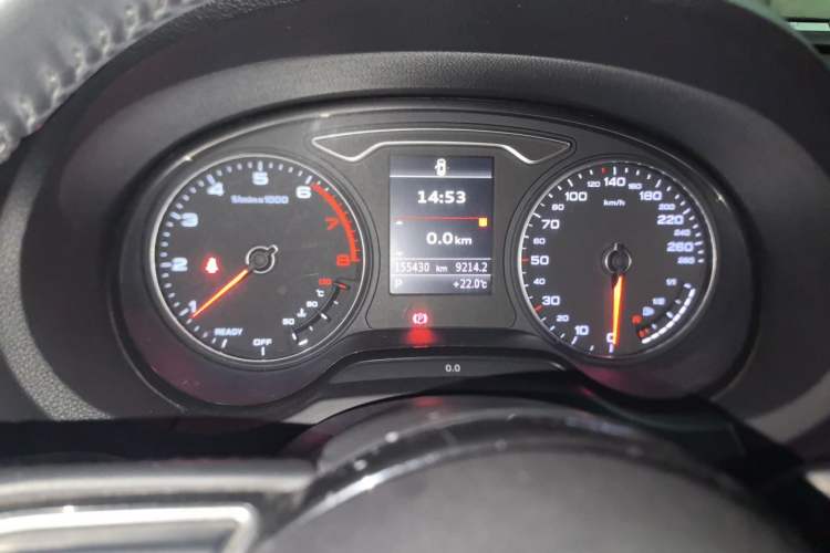Used Audi A3 2016 Limousine 40 TFSI Style Edition Odometer Close Up