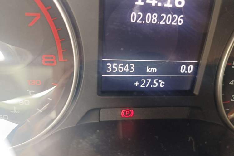 Used Audi A3 2016 Limousine 35 TFSI Ambition Edition Odometer Close Up