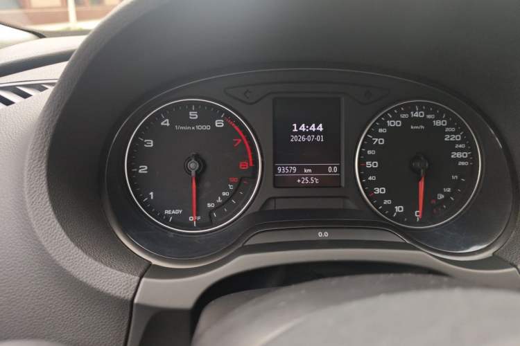 Used Audi A3 2016 Limousine 35 TFSI Ambition Edition Odometer Close Up