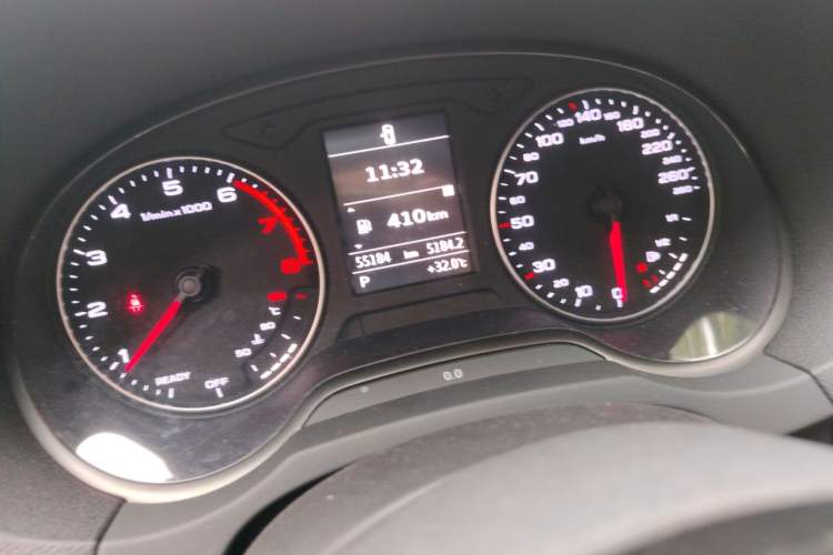 Used Audi A3 2016 Limousine 35 TFSI Ambition Edition Odometer Close Up