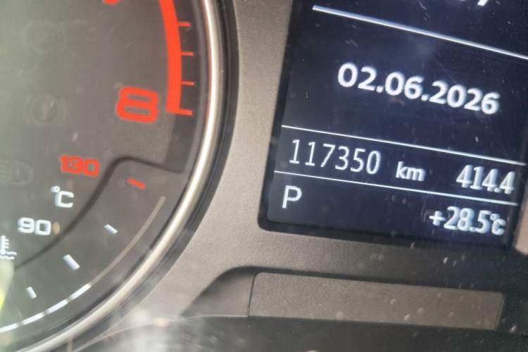 Used Audi A3 2016 Limousine 35 TFSI Style Edition Odometer Close Up
