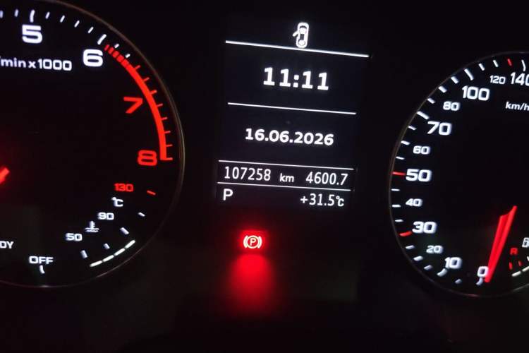 Used Audi A3 2016 Limousine 35 TFSI Style Edition Odometer Close Up