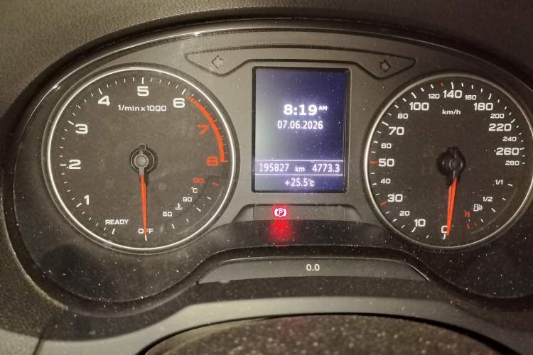 Used Audi A3 2016 Limousine 35 TFSI Ambition Edition Odometer Close Up