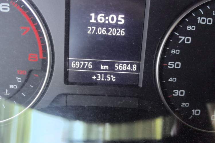 Used Audi A3 2016 Limousine 35 TFSI Ambition Edition Odometer Close Up