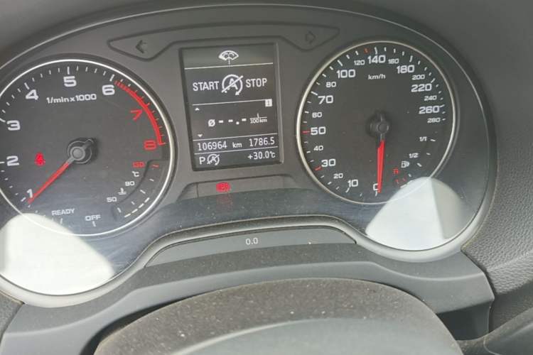 Used Audi A3 2016 Limousine 35 TFSI Style Edition Odometer Close Up