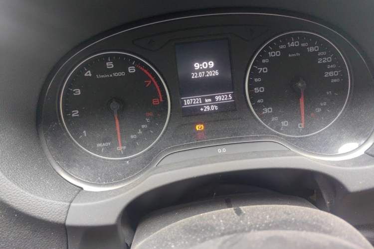 Used Audi A3 2016 Limousine 35 TFSI Ambition Edition Odometer Close Up