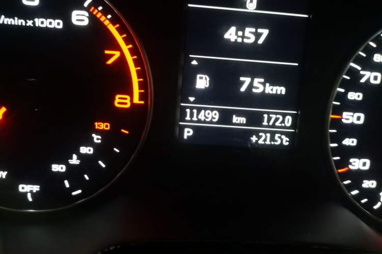 Used Audi A3 2016 Limousine 35 TFSI Style Edition Odometer Close Up