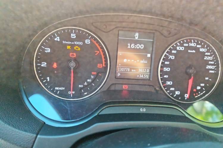 Used Audi A3 2016 Limousine 35 TFSI Style Edition Odometer Close Up