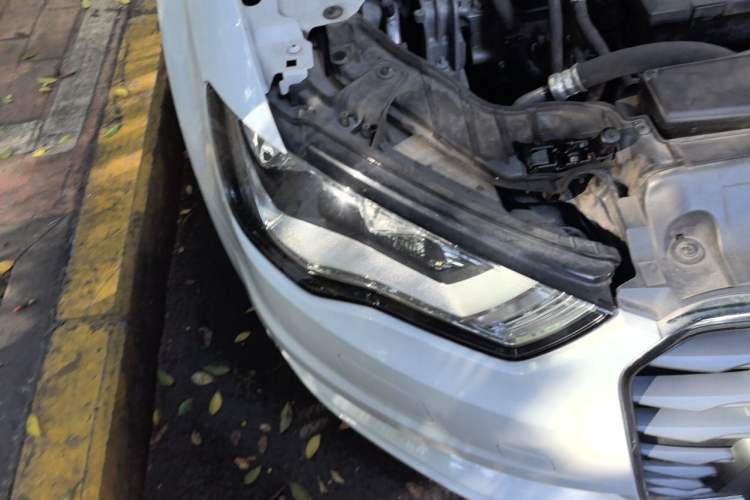 Used Audi A3 2016 Limousine 35 TFSI Ambition Edition Right Front Headlight