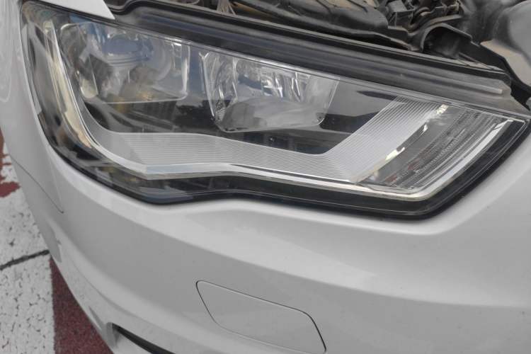 Used Audi A3 2016 Limousine 35 TFSI Ambition Edition Right Front Headlight